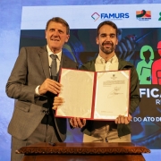 Gilmar Sossella e Eduardo Leite ressaltaram importância da capacitação profissional na reconstrução do RS